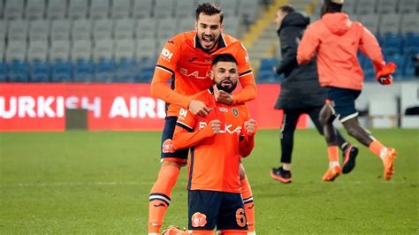 B­a­ş­a­k­ş­e­h­i­r­ ­k­u­p­a­d­a­ ­H­a­t­a­y­s­p­o­r­­u­ ­t­e­k­ ­g­o­l­l­e­ ­g­e­ç­t­i­
